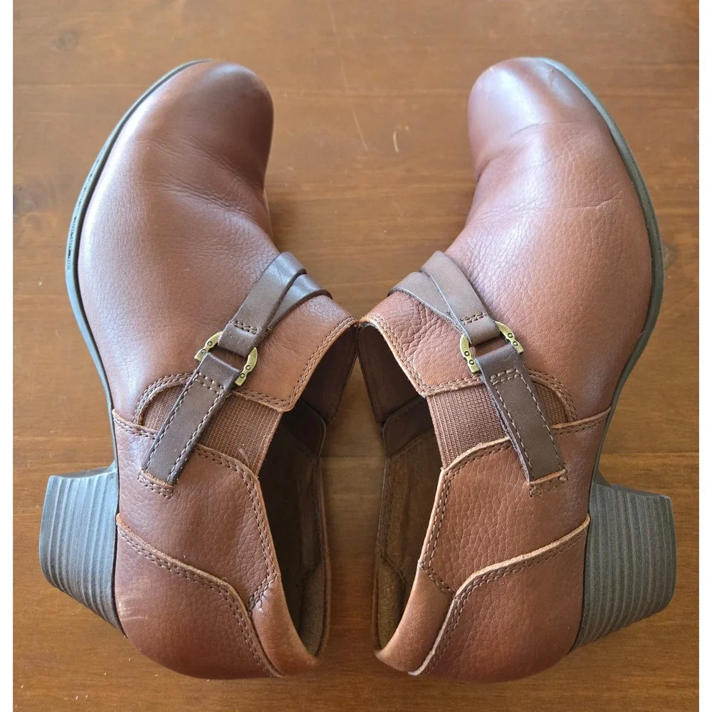 Clarks Collection Chic Brown Leather Ankle Booties Block Heel Side Zip Women 7.5